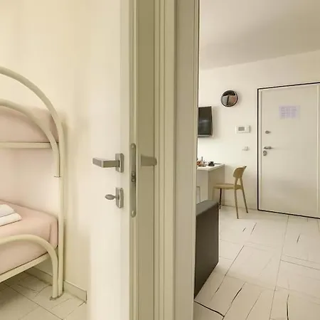 Apartament Family Flat With Swimming Pool, Private Parking, Wi-fi, Ac