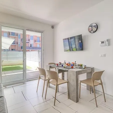 Family Flat With Swimming Pool, Private Parking, Wi-fi, Ac Apartament Borghetto Santo Spirito
